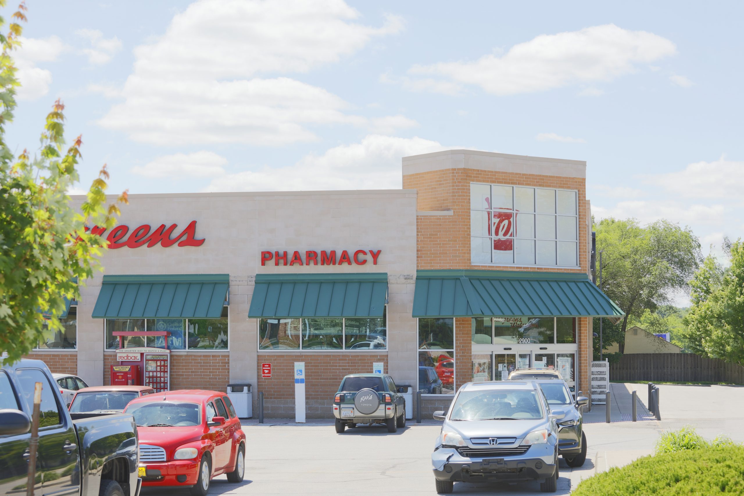 Leavenworth, KS Walgreens Storefront