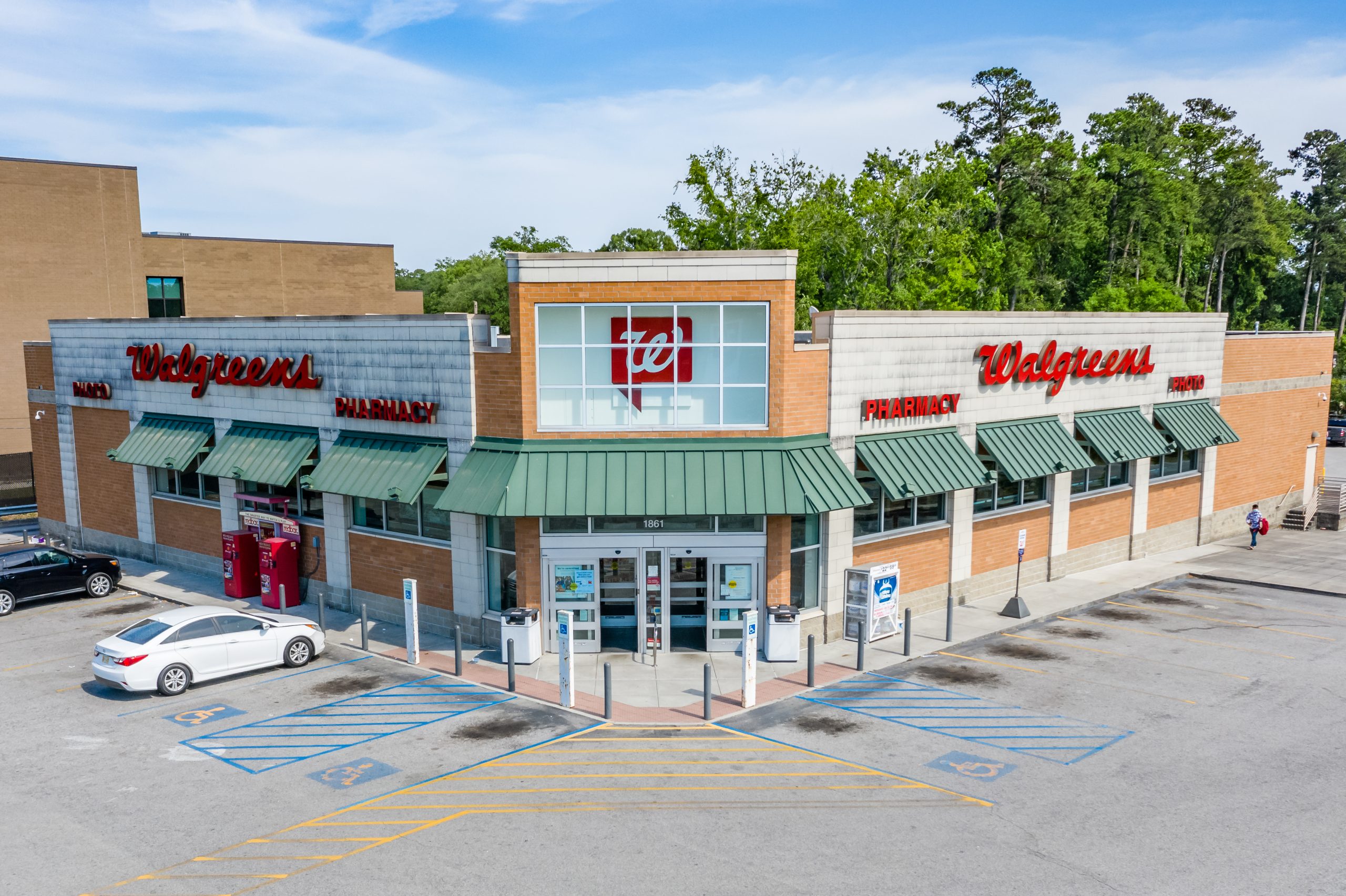 North Charleston, SC Walgreens Storefront